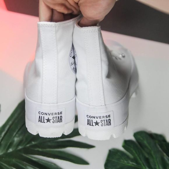 Converse Chuck Taylor All Star Lugged White Canvas Multiple Sizes - Picture 4 of 4